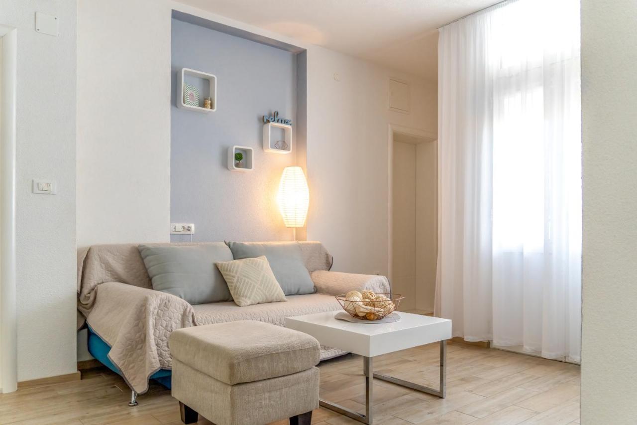 Apartment Arya Макарска Екстериор снимка