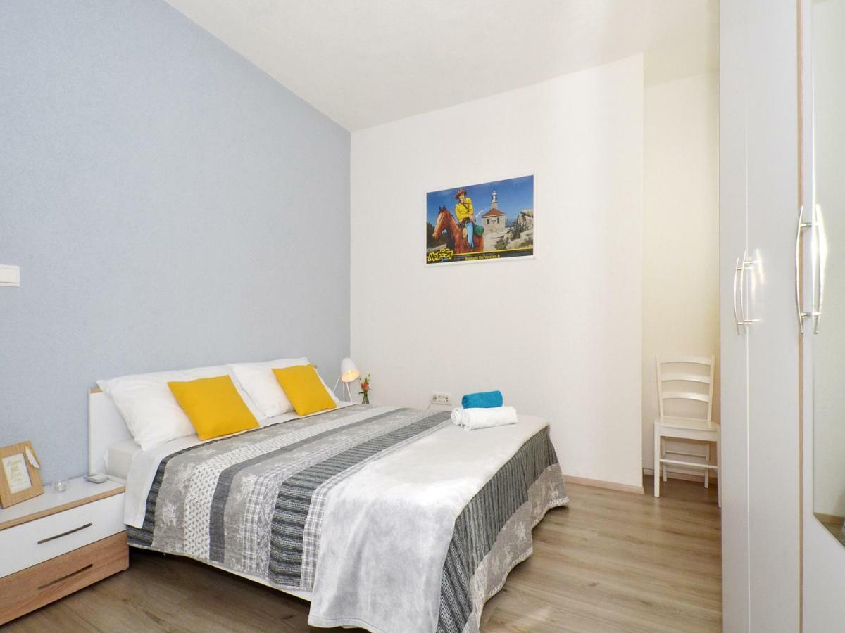 Apartment Arya Макарска Екстериор снимка