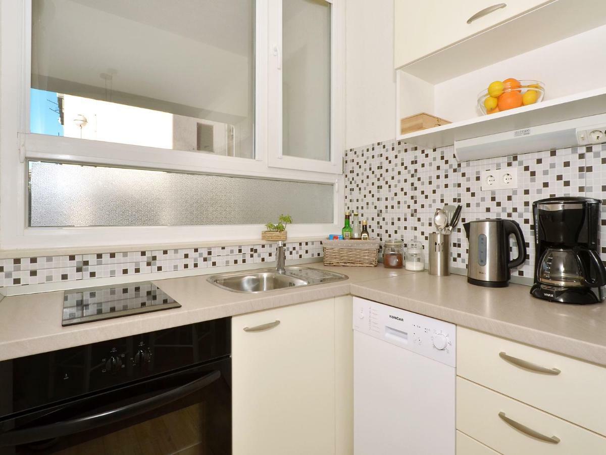 Apartment Arya Макарска Екстериор снимка