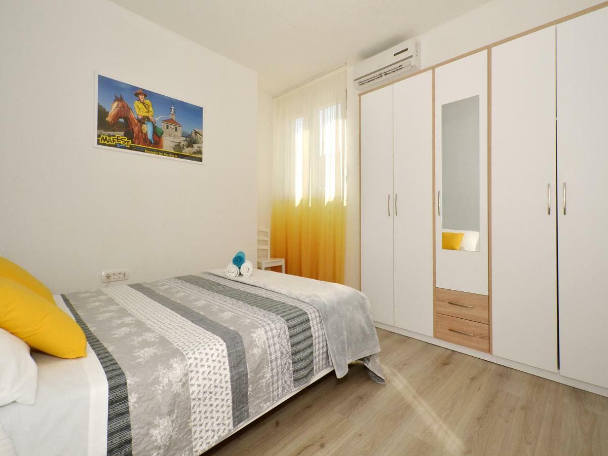 Apartment Arya Макарска Екстериор снимка