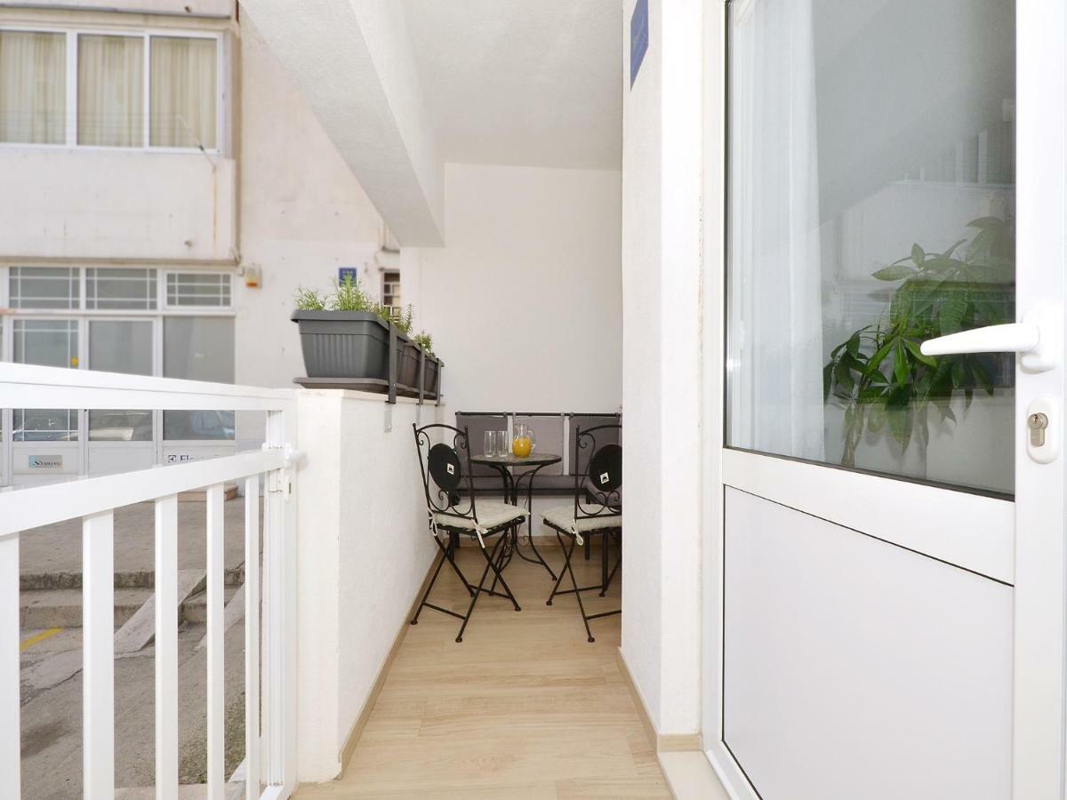 Apartment Arya Макарска Екстериор снимка
