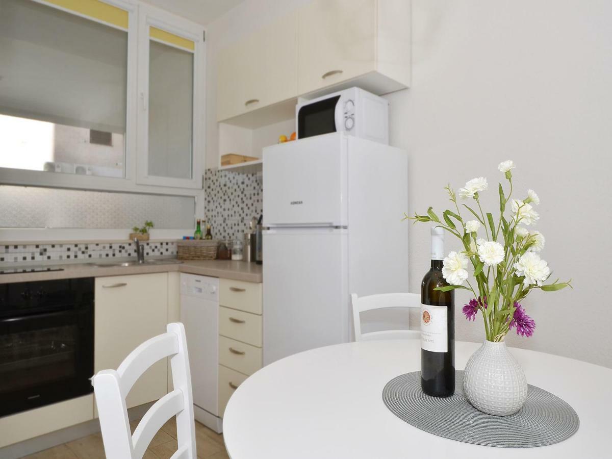 Apartment Arya Макарска Екстериор снимка